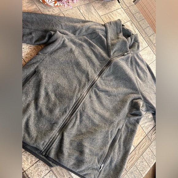 Women’s Cutter & Buck Fleece Jacket - Picture 5 of 13